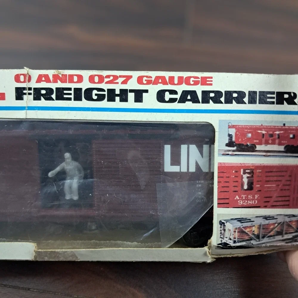 LIONEL 6-9217 SOO LINE OPERATING BOXCAR, 1982-1984 New, But DAMAGED BOX